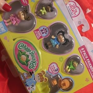 Cabbage patch Kids Figurines